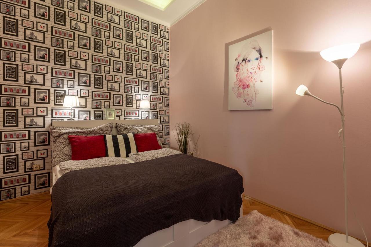 Luxury Downtown Home By Anna บูดาเปสต์ ภายนอก รูปภาพ